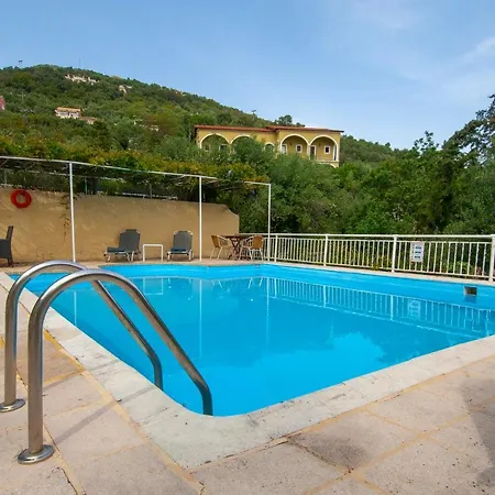 Melina Nisaki (Corfu)