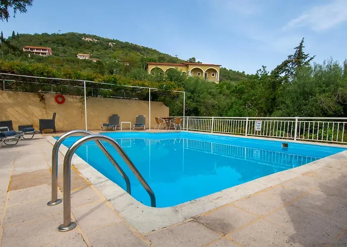 Melina Nisaki (Corfu)
